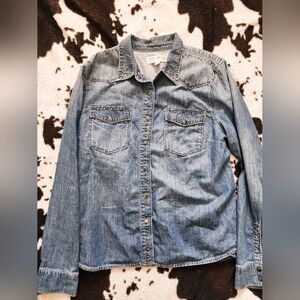 "IDYLLWIND" WOMEN'S STUDDED STAR DENIM BUTTON UP - BLUE